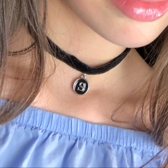 Urban Outfitters Jewelry - Velvet chocker necklace āsā Urban Outfitters Jewelry - Velvet chocker necklace āsā